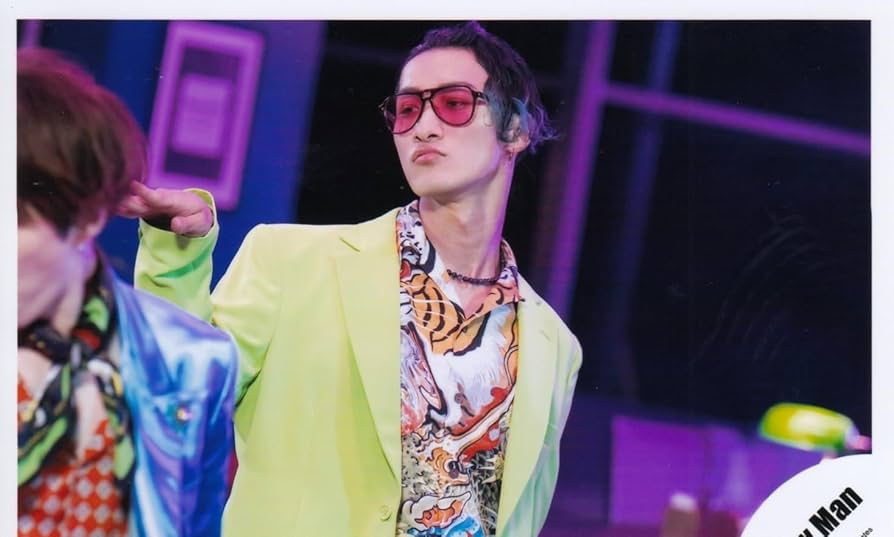 Man 岩本照　公式写真 File:Hikaru Iwamoto Snow Man.jpg - Wikimedia Commons