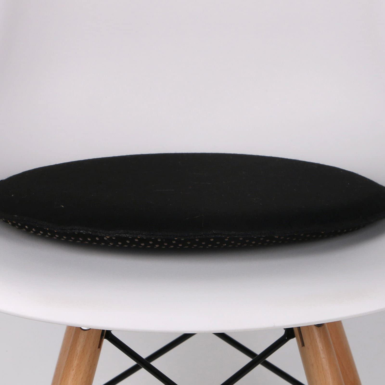 IDIMEX Amata Square Seat Cushion Beautiful Chair Cushion in 4 Pack Comfortable Cushion with Fabric Cover in Black Practical Seat Cover with Straps
