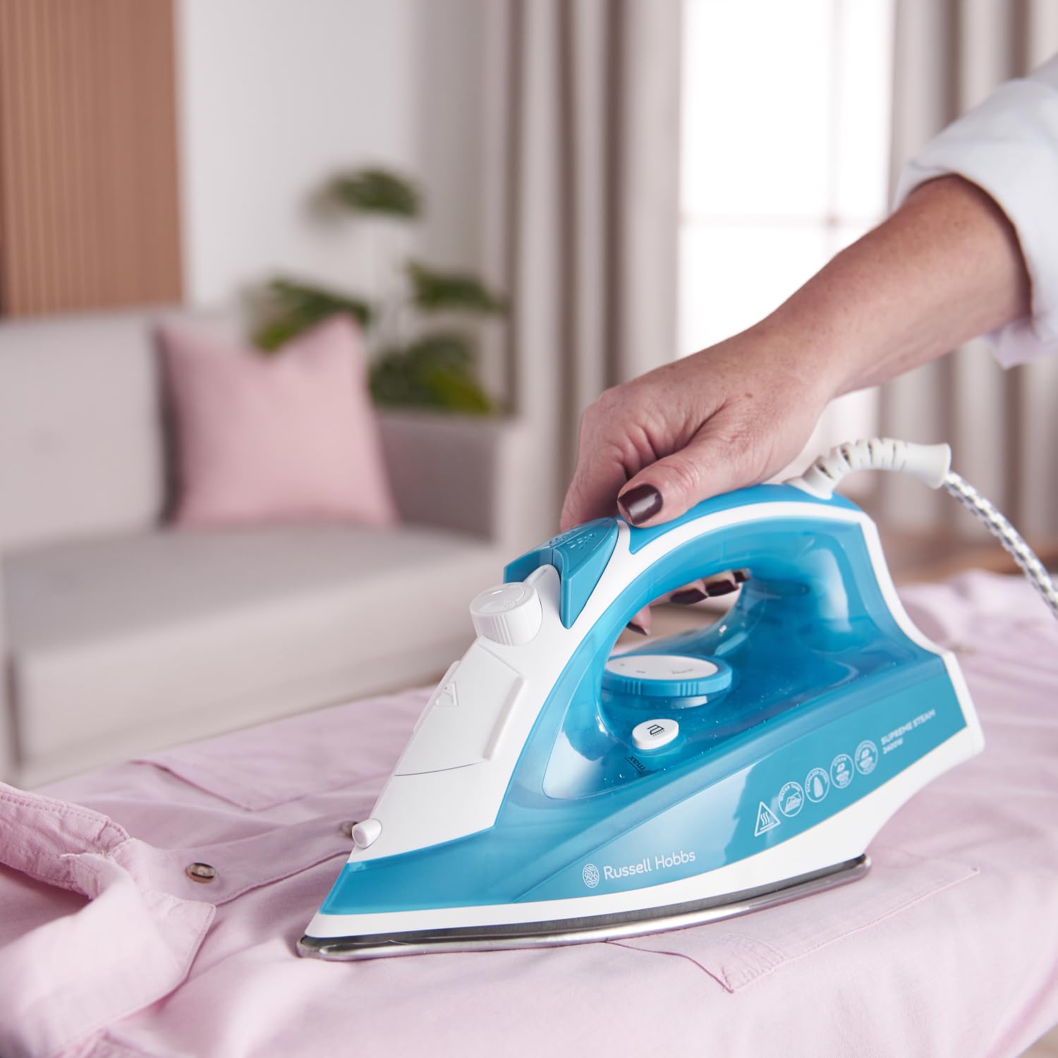 Russell Hobbs Supreme Steam Iron, Powerful vertical steam function, Non-stick stainless steel soleplate, Easy fill 300ml Water Tank, 110g Steam Shot, 40g Continuous steam, 2m Cord, 2400W, 23061 — view 5