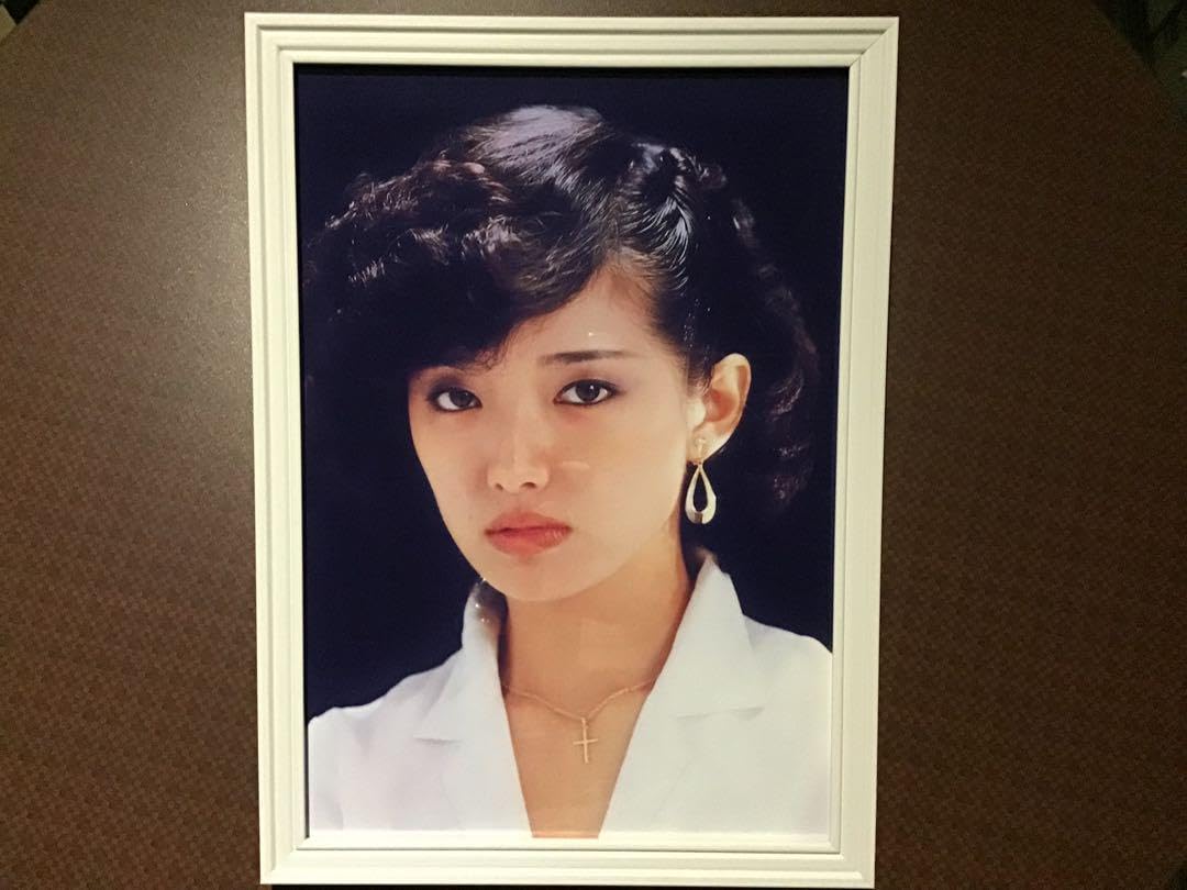 Amazon.co.jp: 山口百恵 A4 ポスター : Office Products