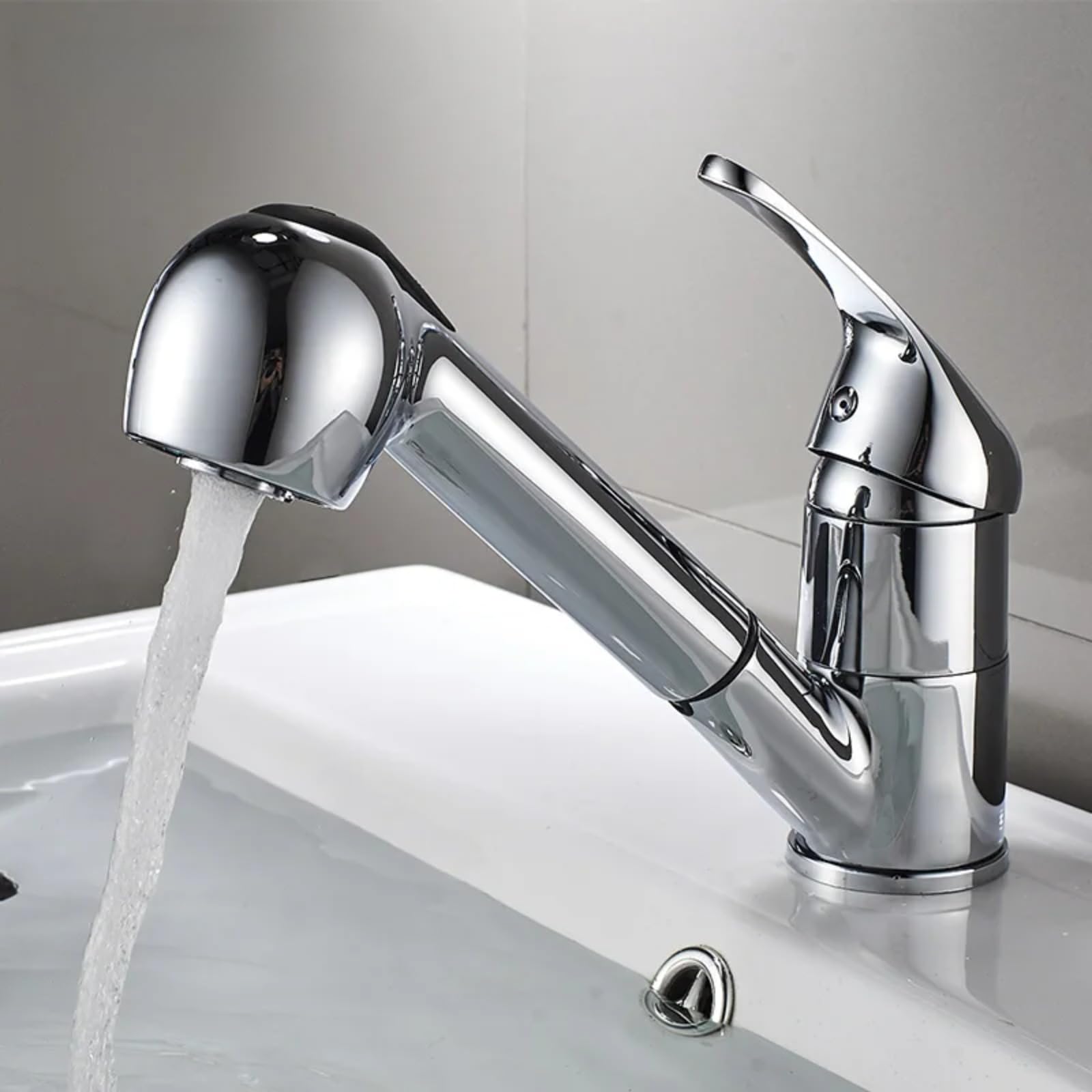 Robinet de cuisine pour camping-car en chrome brillant au design épuré