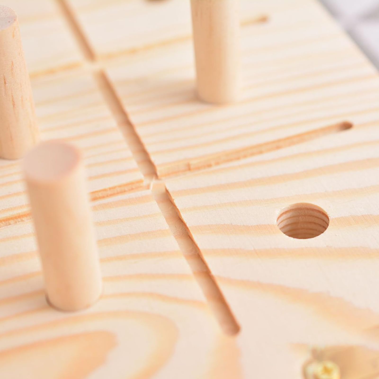 PEGBOARD DE BOIS DE COLE - PROPRIÉTÉS D'ALTENTION DES GRAPIGNES | Moteur Fin | Exercice De Coordination Des Yeux Manuels | Conseil D'entraînement De Prise | Kit De Test PEG A Fo