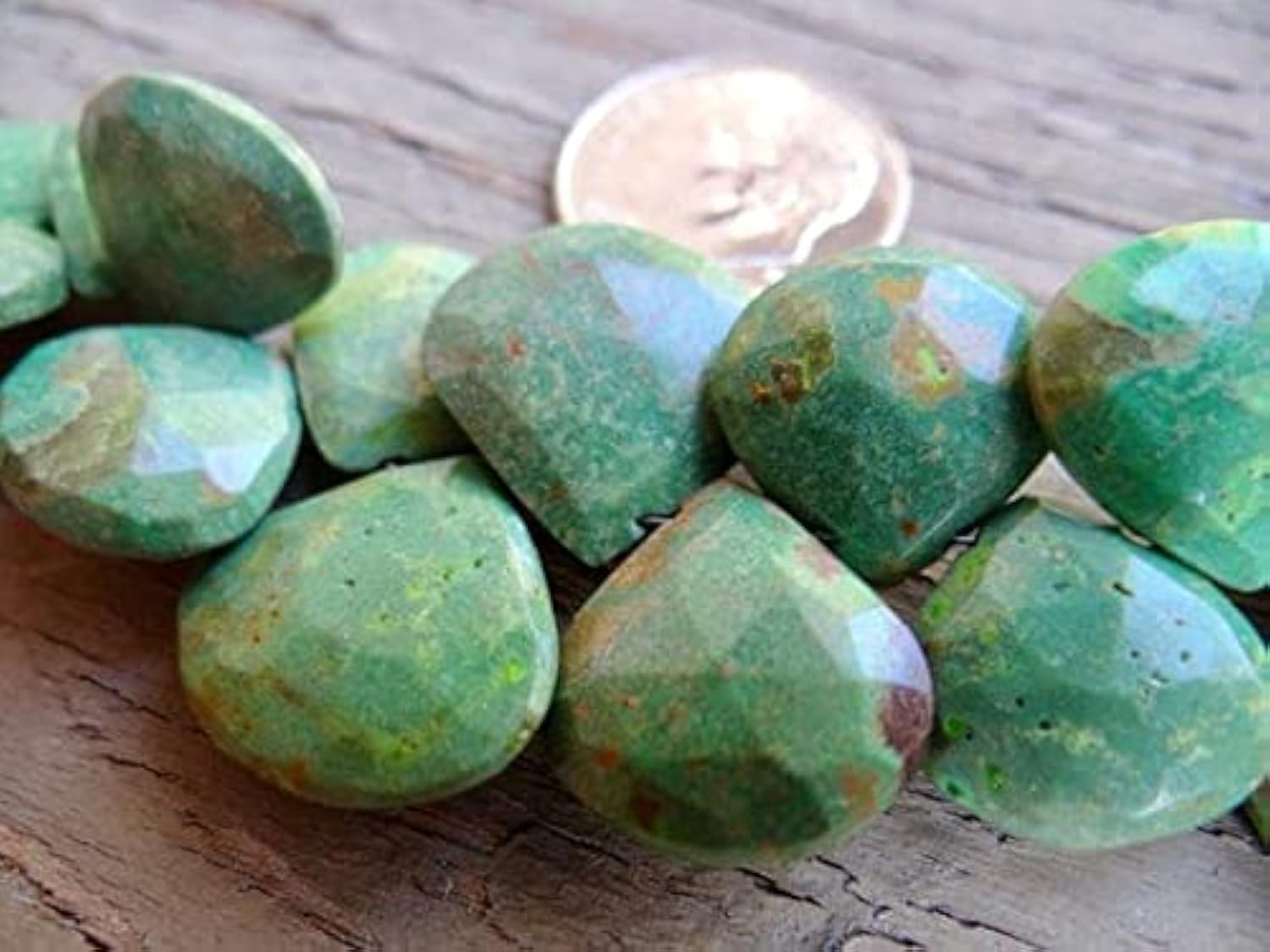 Turquoise du Nevada briolette cœur facettée pour création bijou luxe unique