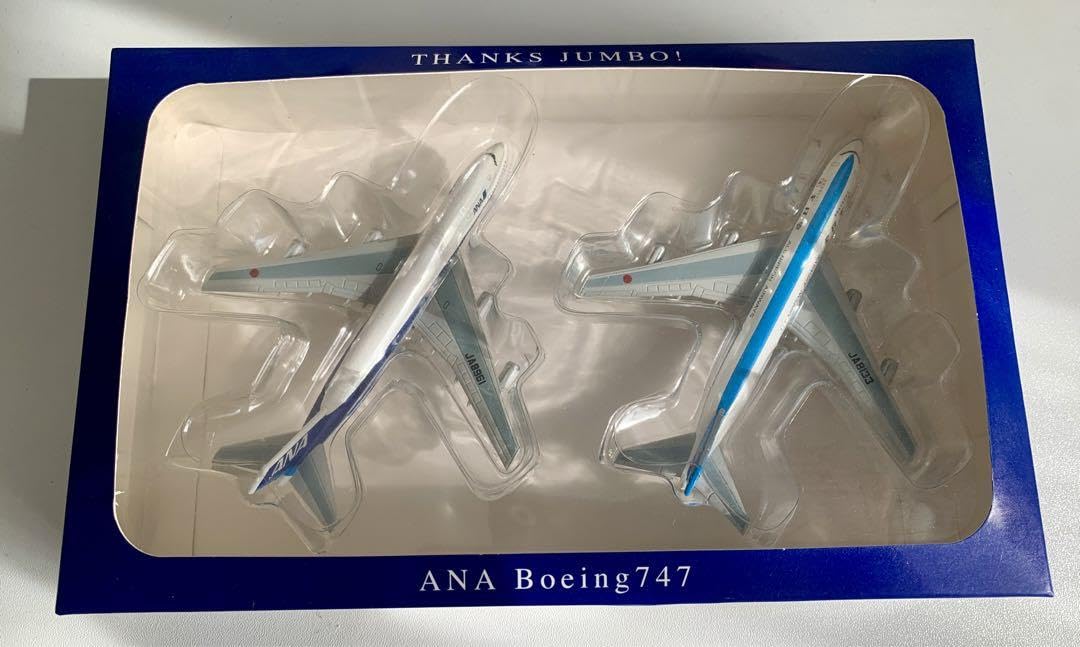 Amazon.co.jp: ANA Boeing 747 退役記念フィギュアセット 1600 : おもちゃ