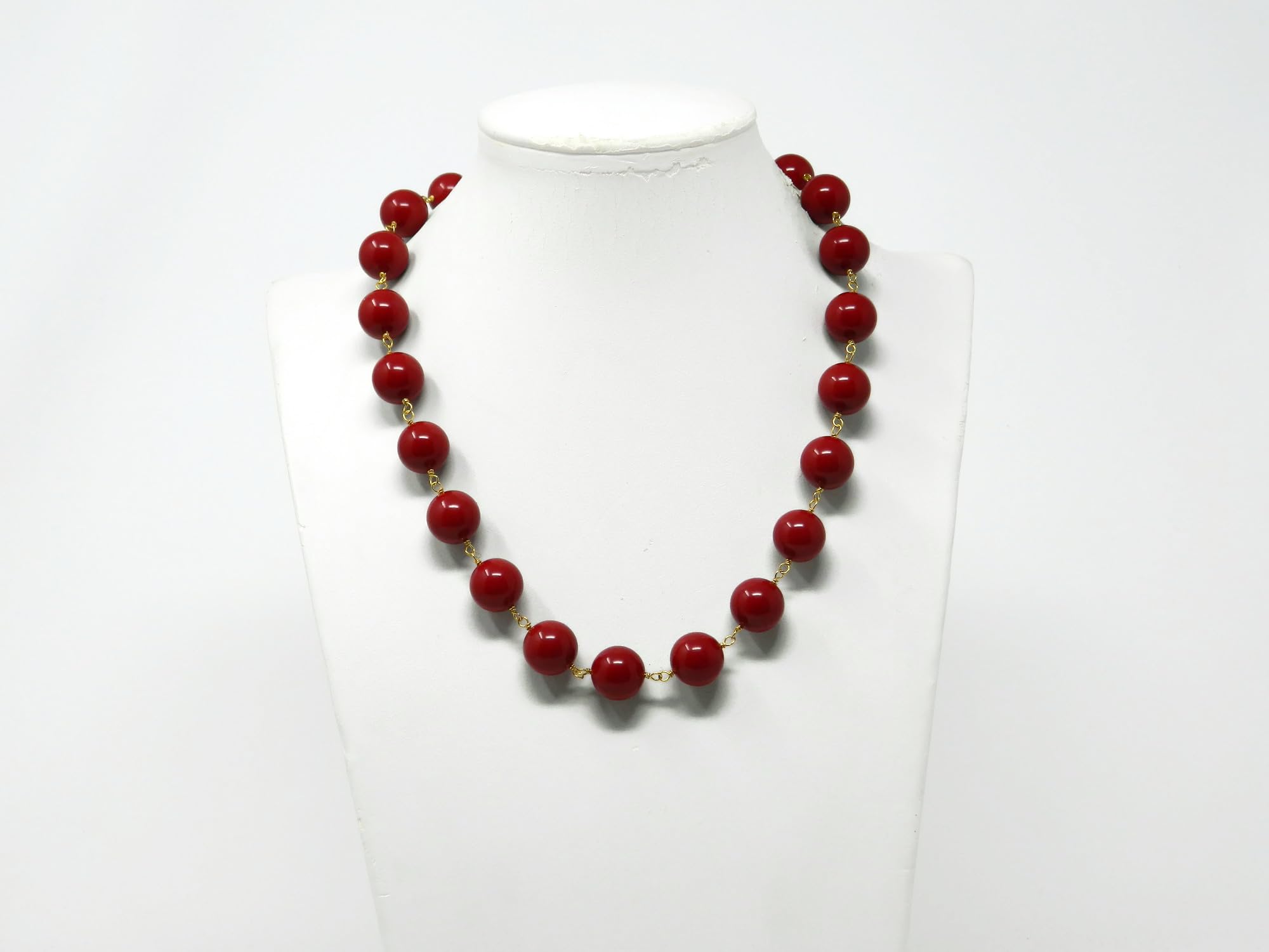 Collana girocollo donna con palline lisce 14 mm in pasta di corallo rosso scuro – Catenella e chiusura dorata – Lunghezza 52 cm – Gioielli artigianali Made in Italy – Nichel free – DodiGioielli