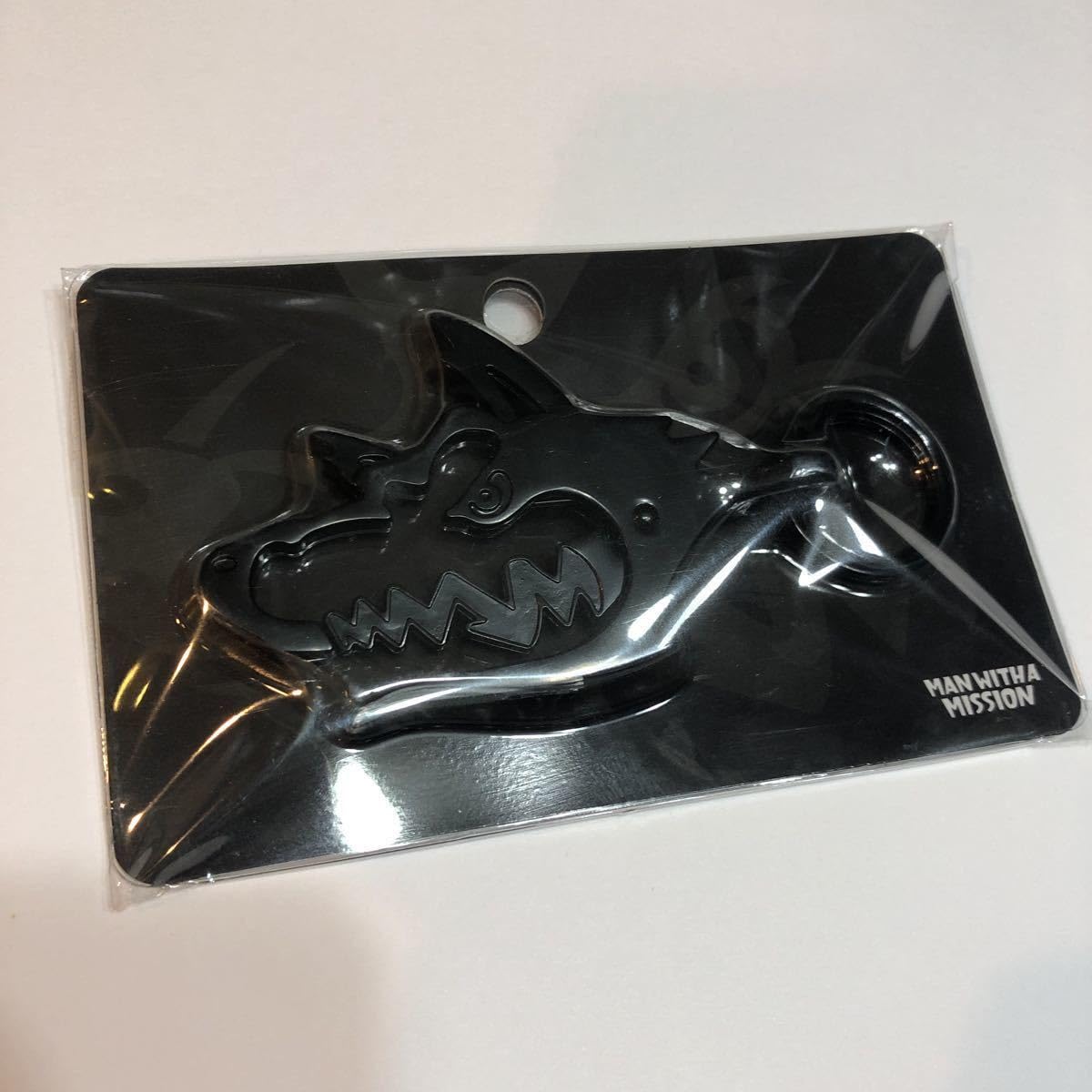 Amazon.co.jp: MAN WITH A MISSION マンウィズ MWAM ロゴカラビナ