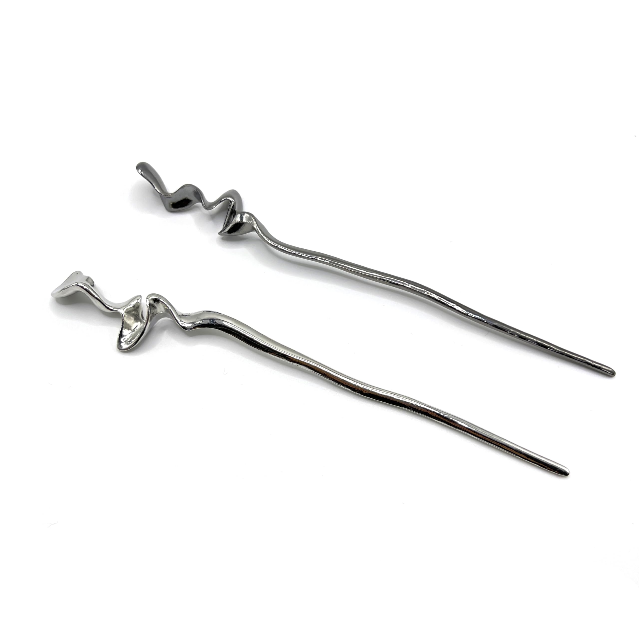 Iron Hair Stick 2 Pack - 17cm Chinese Hairpin for Women, Classic Bun Hairstyle Accessories for Updos, Wedding & Daily Wear, Durable Metal Hair Sticks（Black, Silver）