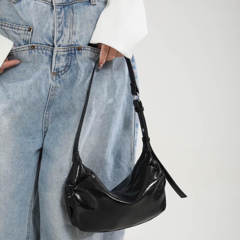 Women PU Shoulder Bag Fashion Underarm Bag Large Capacity Vegan Leather Tote Bag Zipper Closure Trendy Designer Handbag Outdo4