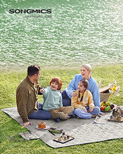 SONGMICS Picknickdecke, 200 x 200 cm, mit 4 Erdankern, groß, Campingdecke, für Park, Garten, Strand, wasserdicht, maschinenwaschbar, faltbar, Khaki mit tropischem Farn GCM010B02