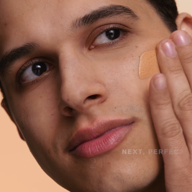 Estée Lauder Double Wear Smooth & Blur Mattifying Primer | Pore Minimizing, 1.35 Fl Oz - Image 8