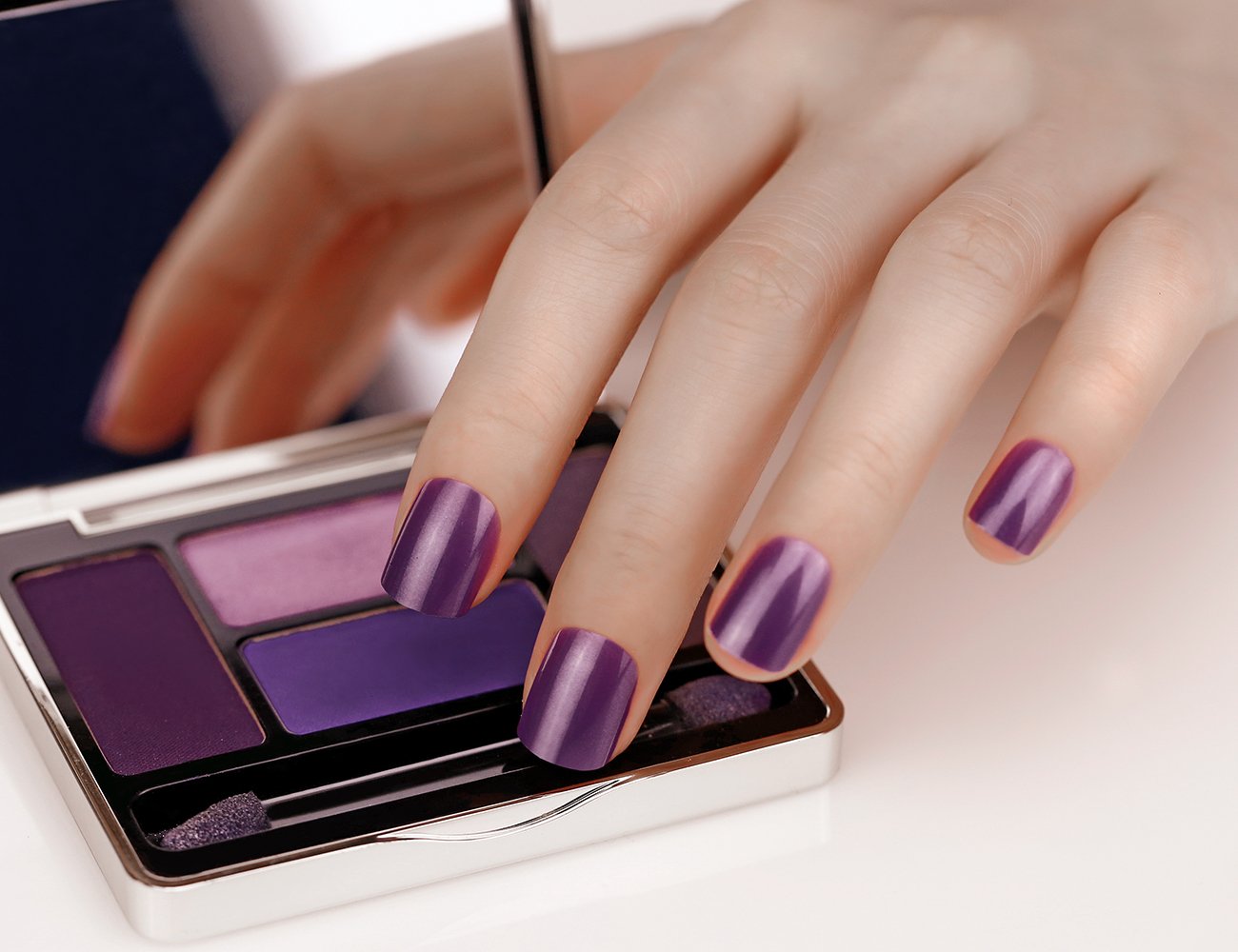 ArtPlus Preglued 24pcs Orchid Purple Press on False Nails Full Cover Short and Small with Upgraded Super Adhesive Tabs on and 2g Spare Glue Fake Nails Set
