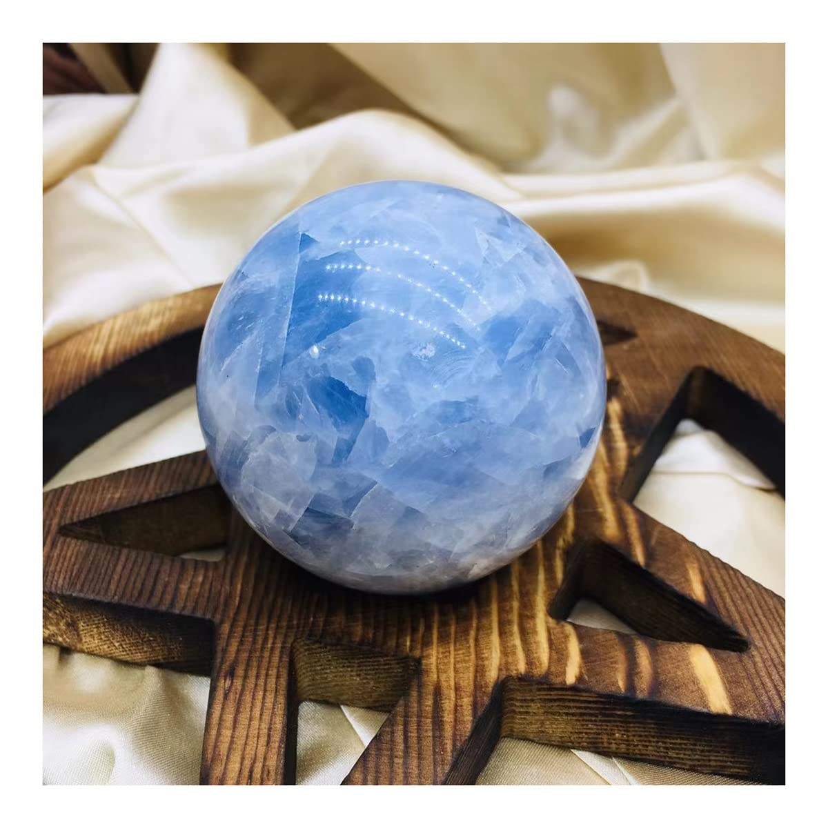 Esfera de aguamarina natural de 90mm para armonizar tu rincón de yoga