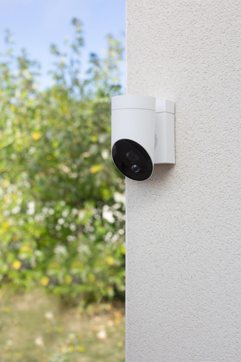 Somfy 1875325 - Telecamera esterna Wi-Fi con rilevamento intelligente, 1080p Full HD, sirena da 110 dB, collegamento alla lampada esistente