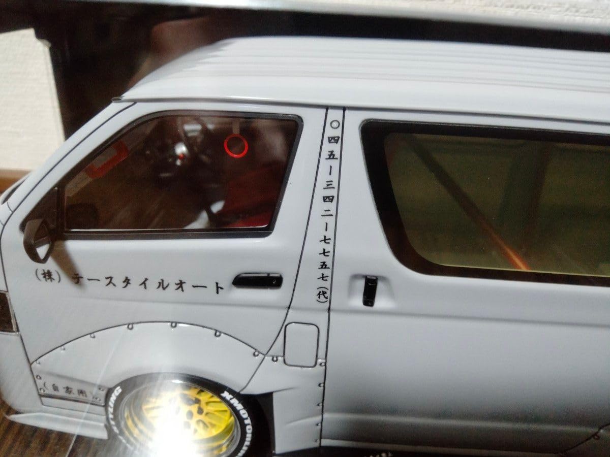 Amazon.co.jp: 1／18 トヨタ ハイエース T.S.D worksイグニッション