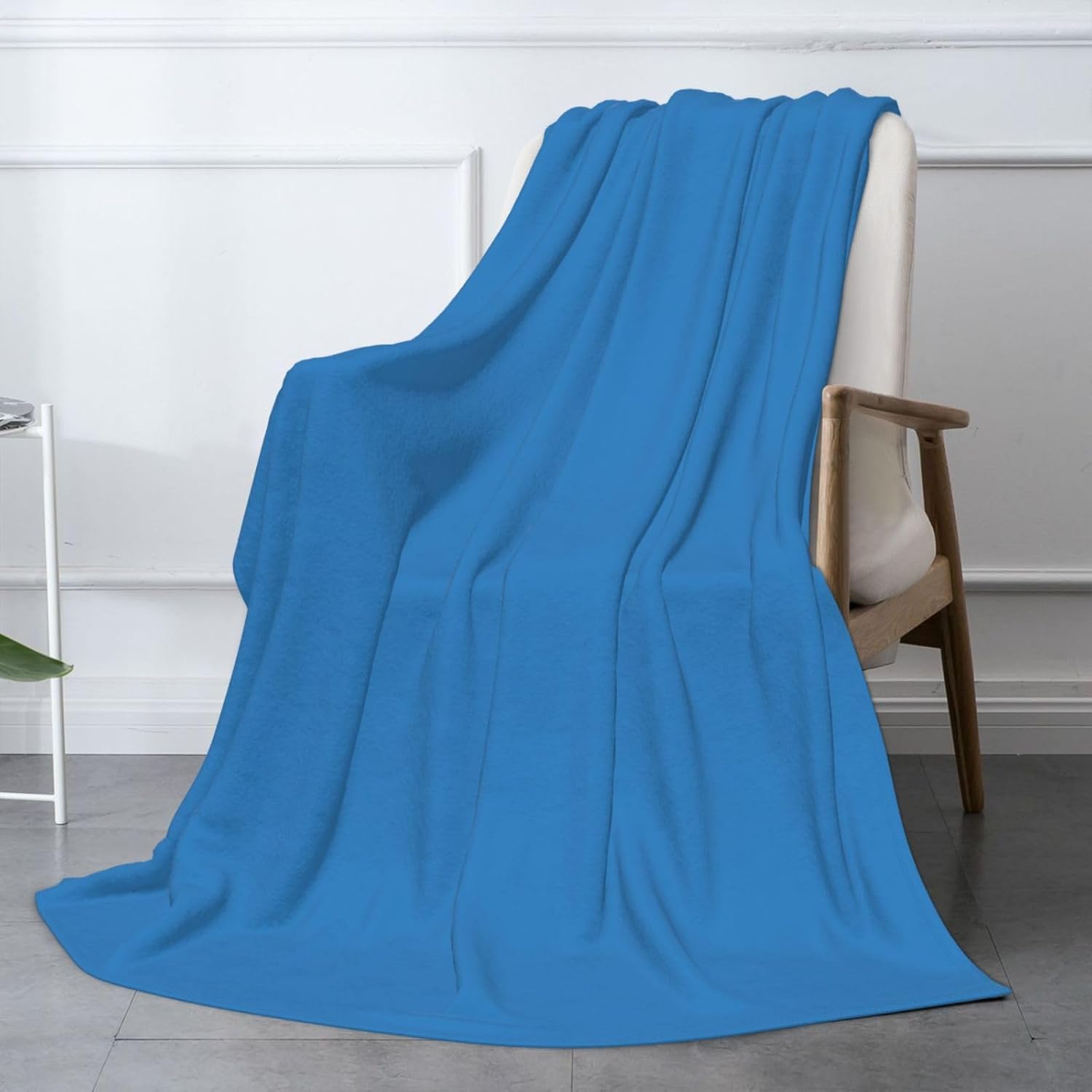 Throw Blanket Flannel Fleece 50x60 Inches Bedding Quilt Home Decor Lightweight Soft Cozy Luxury Blanket