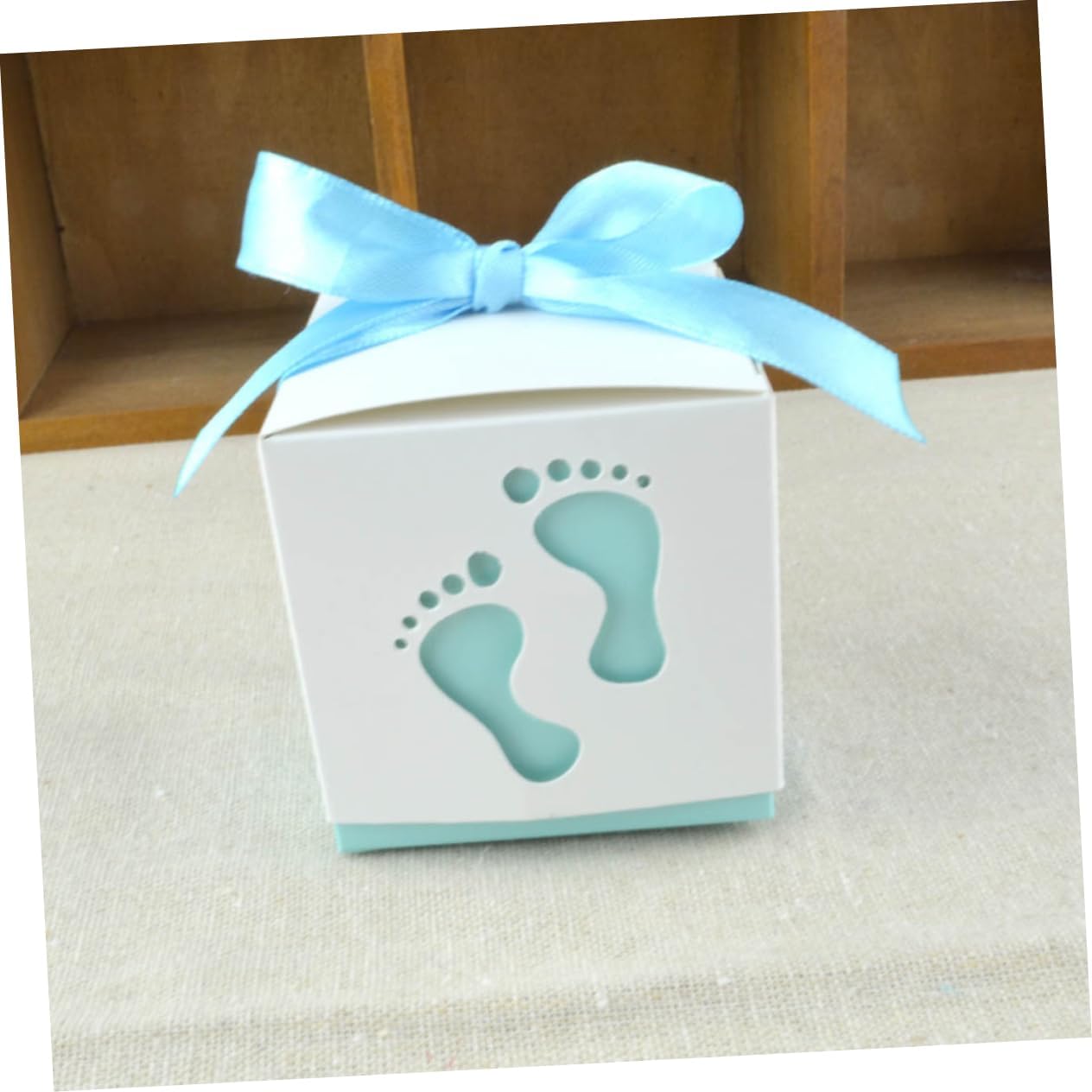 TEHAUX 100pcs Hollowed Little Feet Candy Favor Boxes with Ribbon Elegant Wedding Accessories for Bridal Shower and Birthday Parties for Chocolates and Gifts