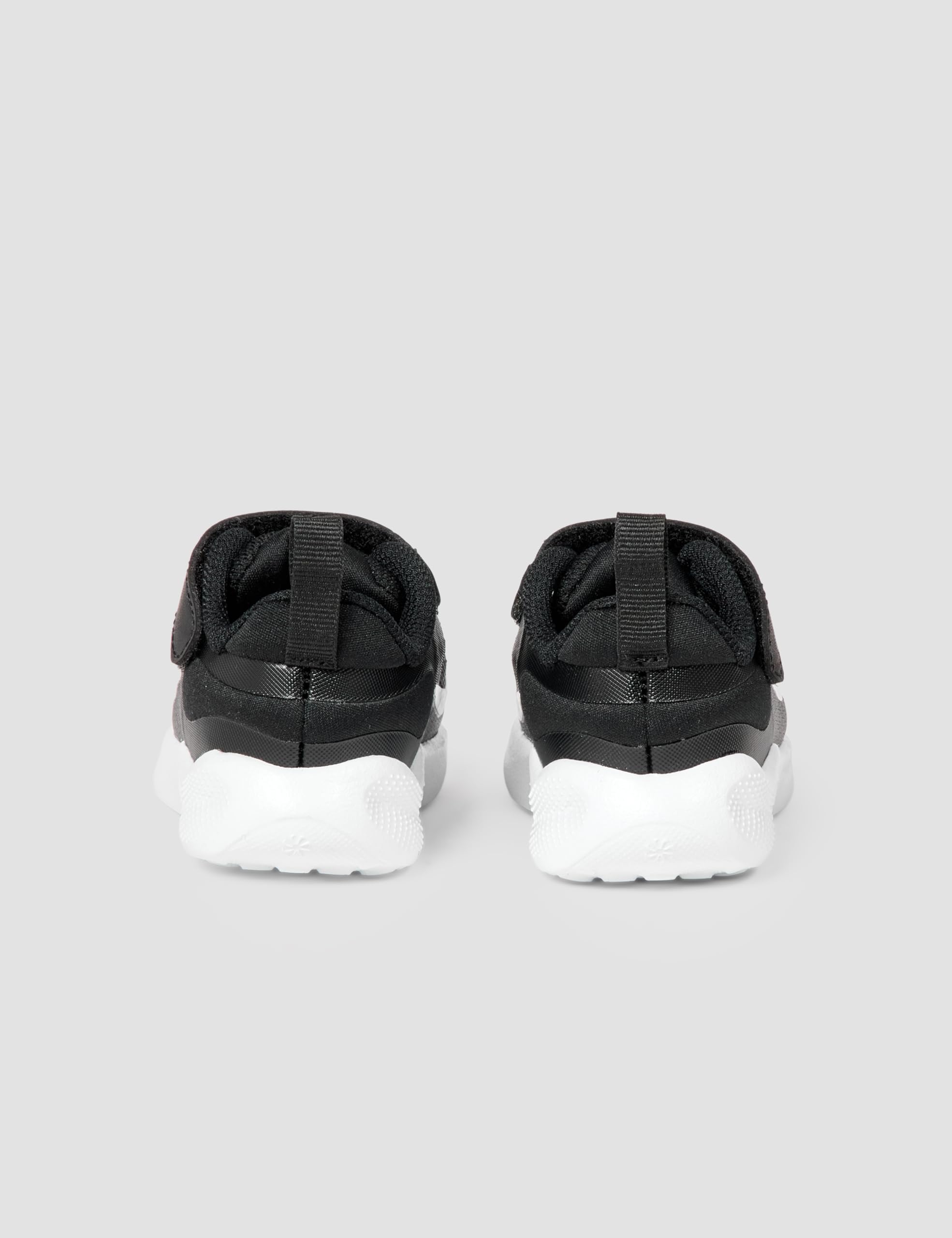 NIKE Uniseks - dzieci Rewolucja 7 (Tdv) Niski