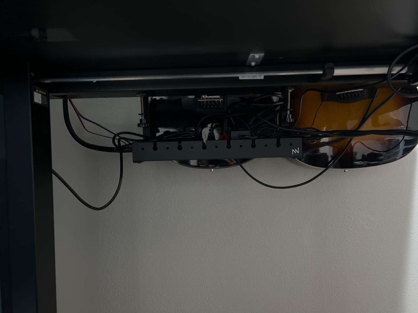 No Drill Under Desk Cable Management Tray - Extendable 16" to 31 ...
