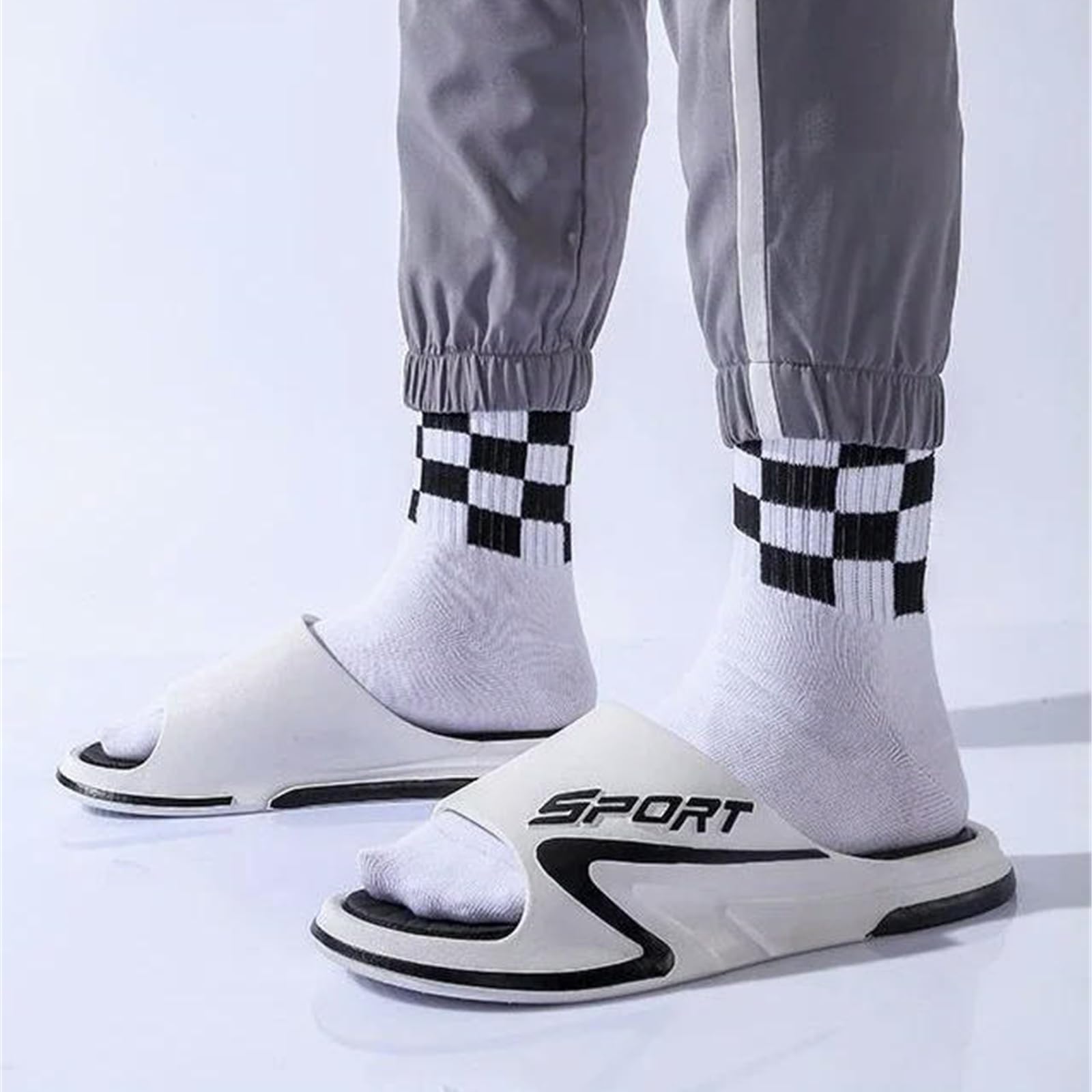 Claquette Hommes Slippées De Maison Intérieure Résistantes Au Glissade pour Sandales Plates Promenadent Les Chaussures À La Maison-Blanc Et Noir-43-44