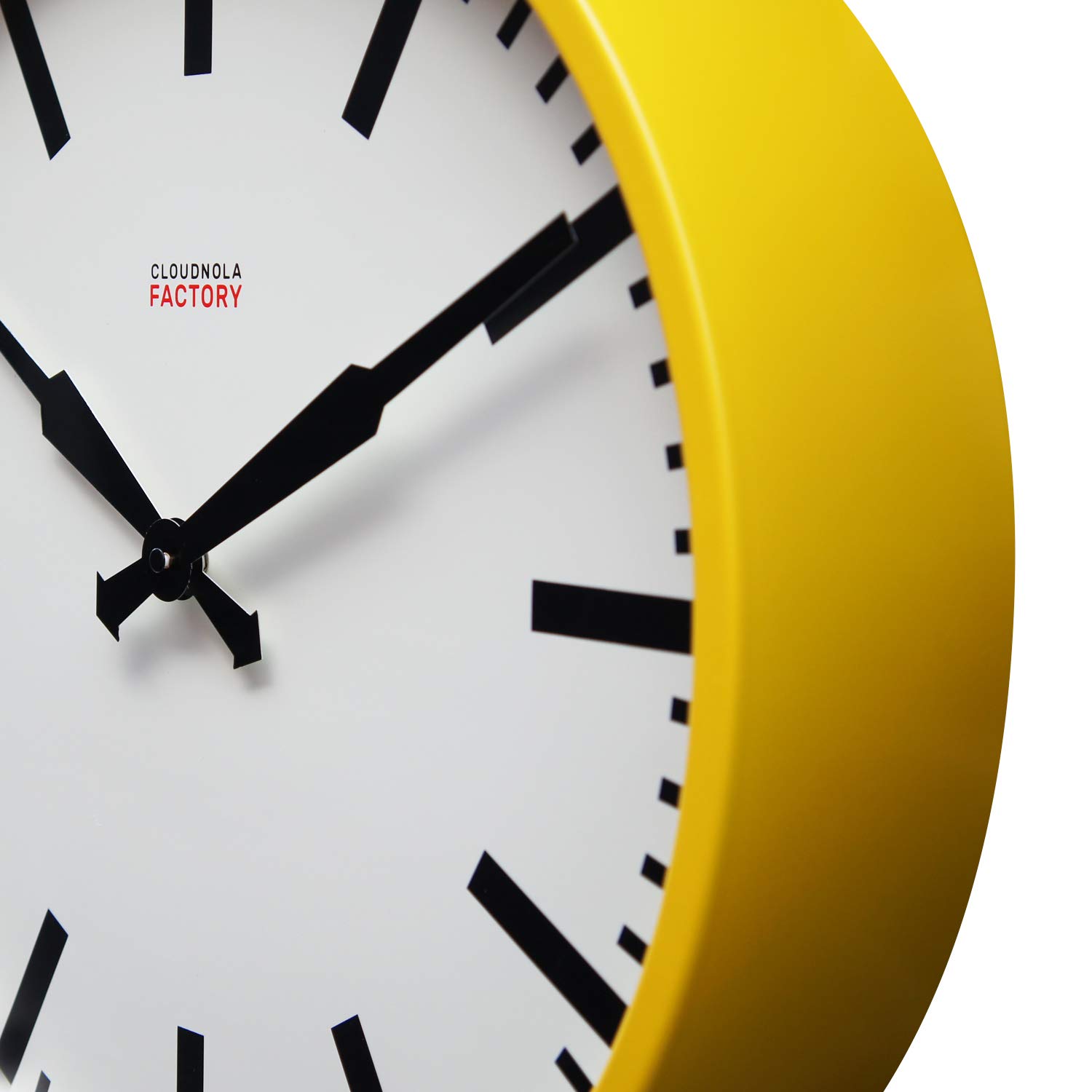Cloudnola - Reloj de Metal, Estilo Industrial, Reloj de Pared con diseño contemporáneo, Movimiento de Cuarzo silencioso, Amarillo y Negro sin números