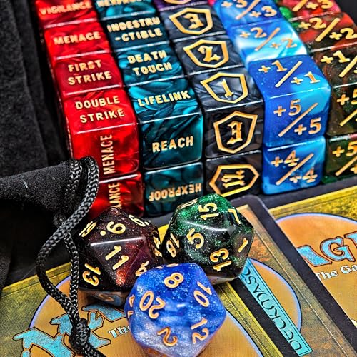 ZEOXUER 63 Stück MTG Würfel Zähler - Ability Keyword Zähler, -1/+1 Lebenszähler, Schild Lebenszähler, D6 Würfel, Kompatibel mit MTG, Kartenspiel Zubehör (Inklusive Schwarzer Tasche)