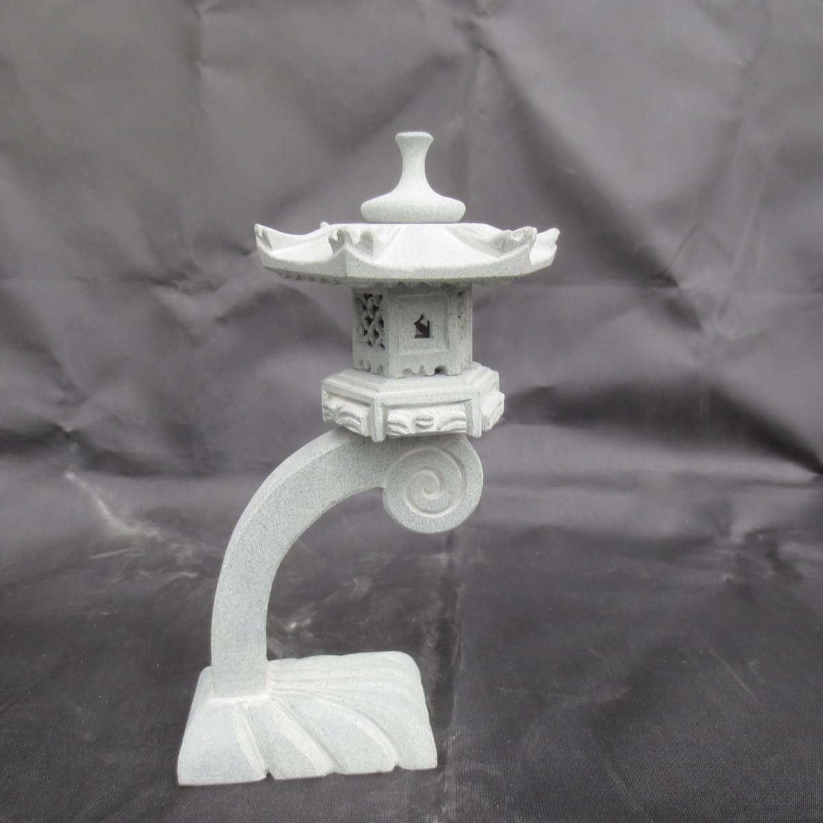 ミニ灯籠 石 灯篭 灯籠 燈籠 灯ろう 蟷螂 とうろう 天然御影石 春日型