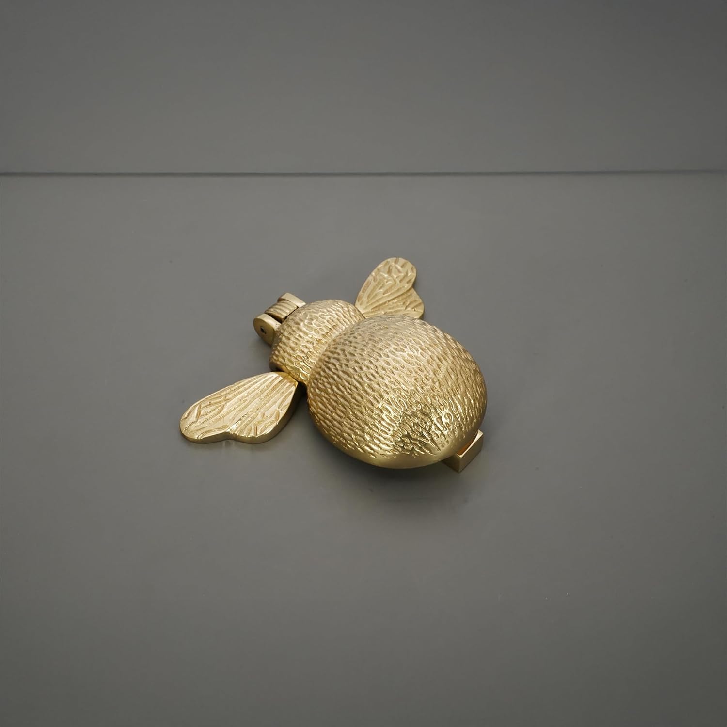 Infinity Decor Polished Brass Bumble Bee Door Knocker - High Quality Solid Brass Knocker for Front Entrance Doors