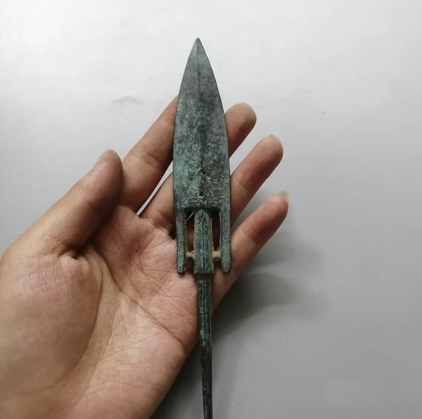 Antique Collection: Bronze Arrows and Arrows from the Han Dynasty