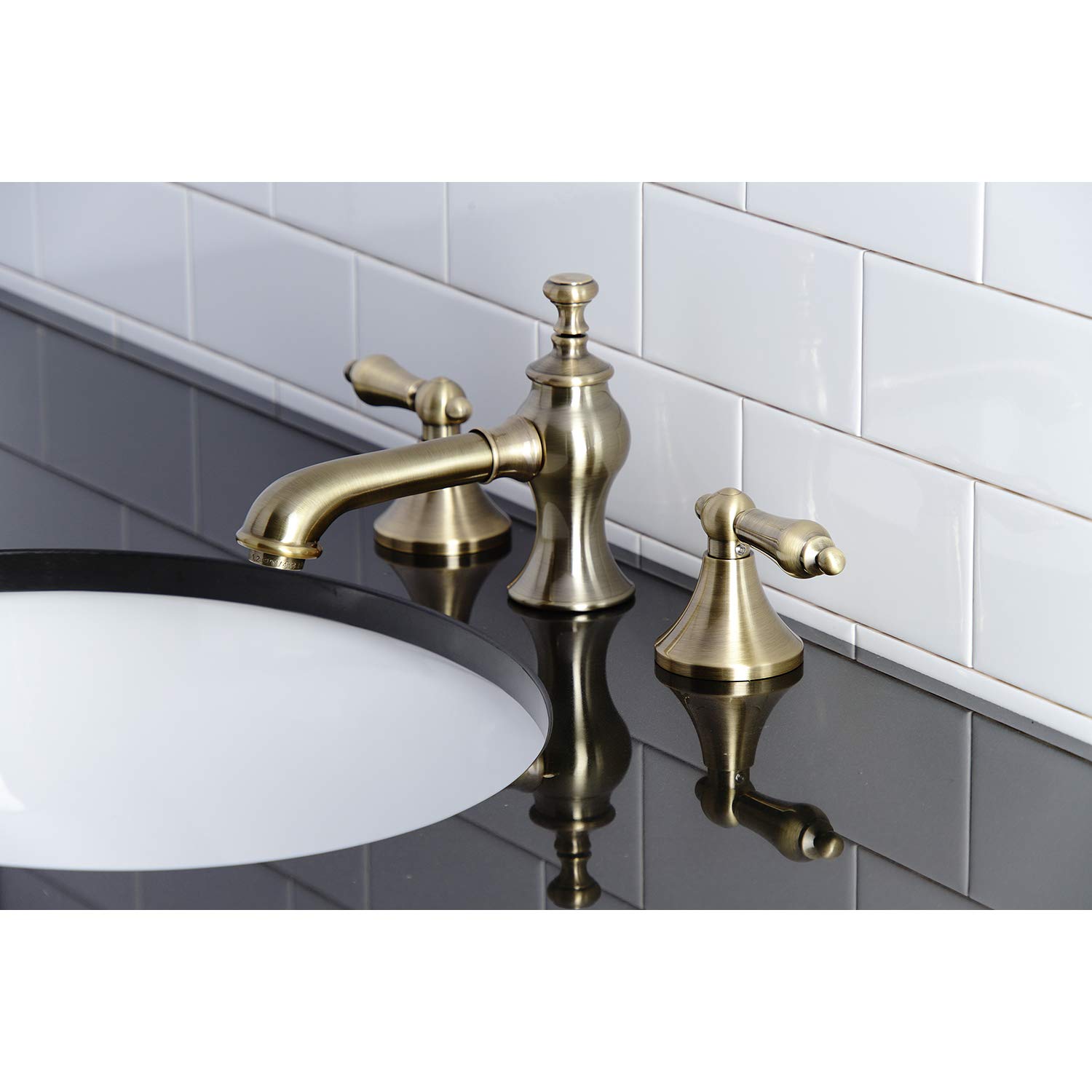 Kingston Brass Küchenarmatur American Classic – 20,3 Cm Centerset, Antikes Kupfer – Mit Seitensprüher