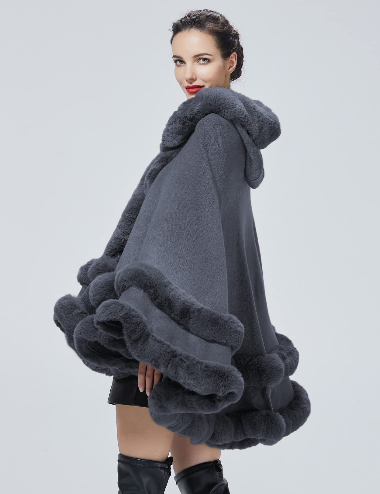 BEAUTELICATE Kunstpelz Umhang Poncho Damen Stola Braut Cape Mit Kapuze Für Winter Hochzeit Abend Party Schwarz Khaki Beige Rosa S113