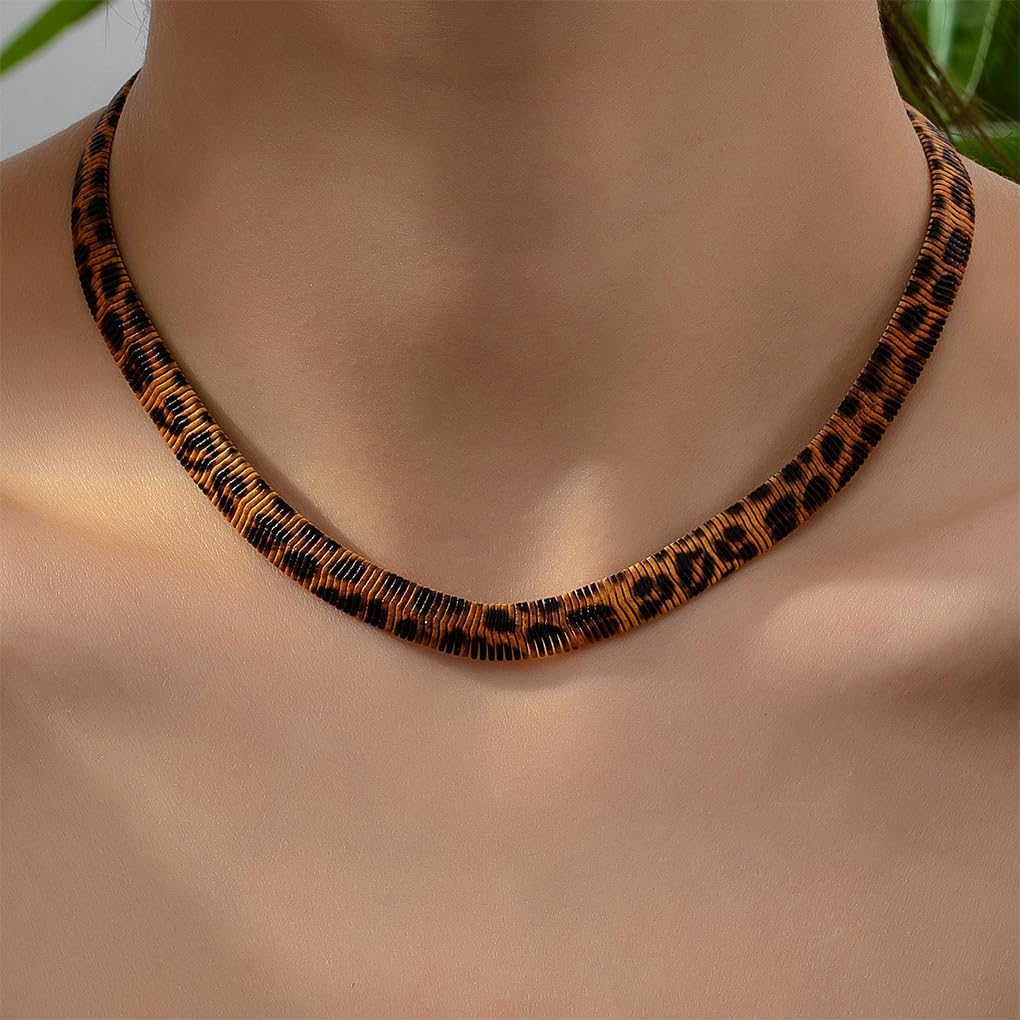 GIGB PBDK Chunky Brown Leopard Choker Necklace, Adjustable Snake Bone Chain Minimalist Exaggerated Necklace, Vintage Statement Thick Complex Outfits Accessory - Image 2
