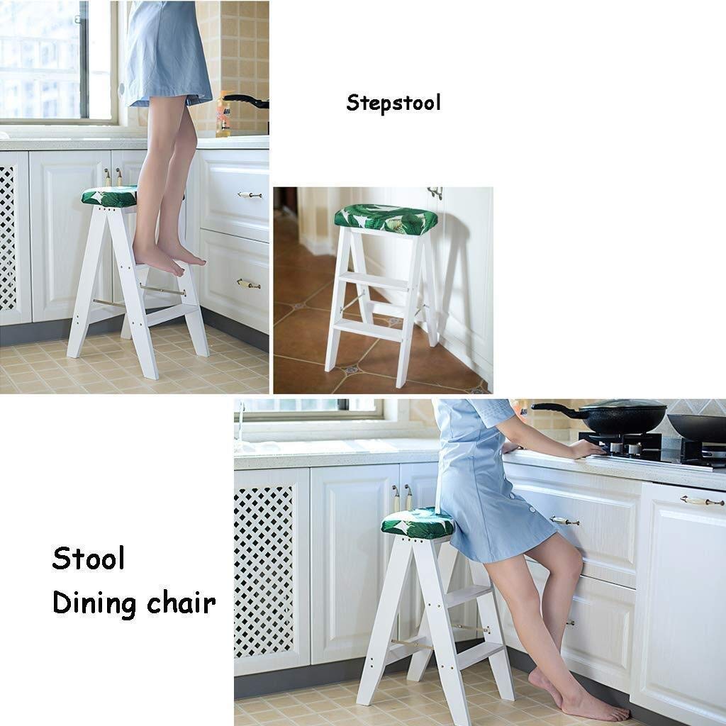 Chaise pliante et tabouret de pas pour optimiser le rangement cuisine