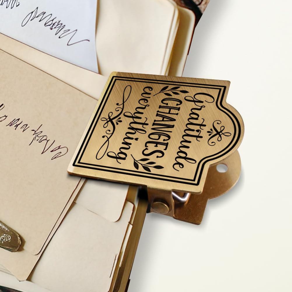 ANATTASOUL Brass Travel Notebook Journal Clip Gratitude Changes Everything Book Binder Clips Metal Vintage, 1.8"x1.6" Heavy Duty Gold Page Holder Clamps for Book, Paper, Bookmark, Accessories, Gifts
