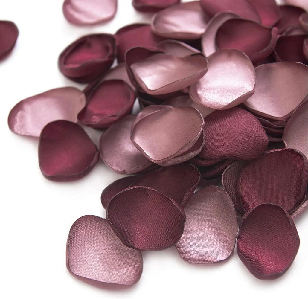 Pétales de rose en satin réutilisables pour sublimer un anniversaire