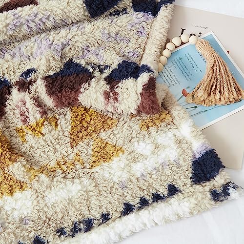 CASAAGUSTO Boho Sherpa Throw Blanket, Aztec, Ultra Soft, Warm, Cozy, Plush, Thick Fleece Bohemian Throw Blanket for Couch, Bed, Sofa (Khaki 50 * 60 Inch)