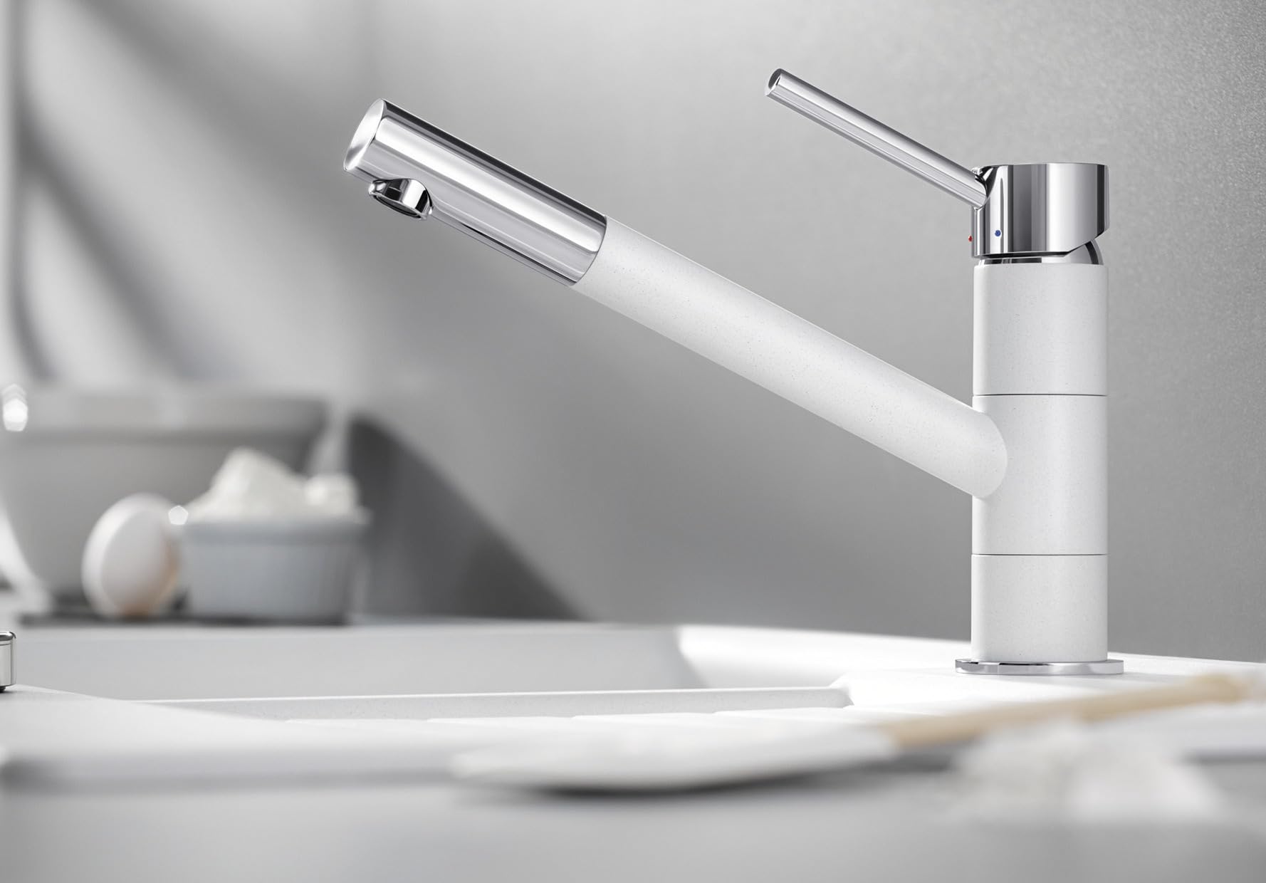 BLANCO KANO Küchenarmatur – Softweiß/chrom, 360° Schwenkbar, Mit Rückflussverhinderer & Keramik-Kartusche