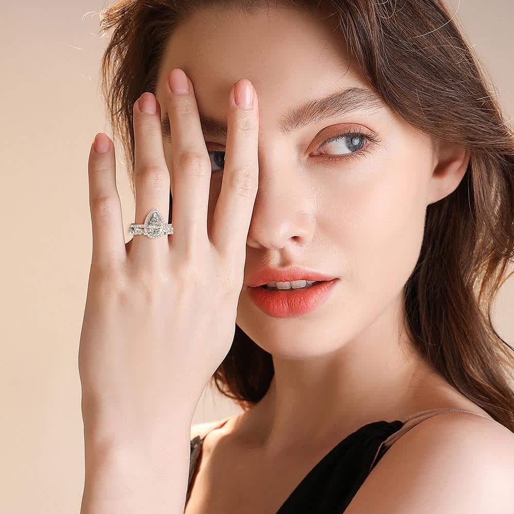 High carbon diamond ring 3 carat set ring pear shape 8 * 12mm radiant cut