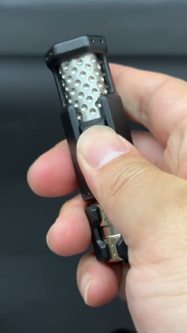 Amazon | Musketeers Fidget Toys EDC 触覚スライダー金属フィ