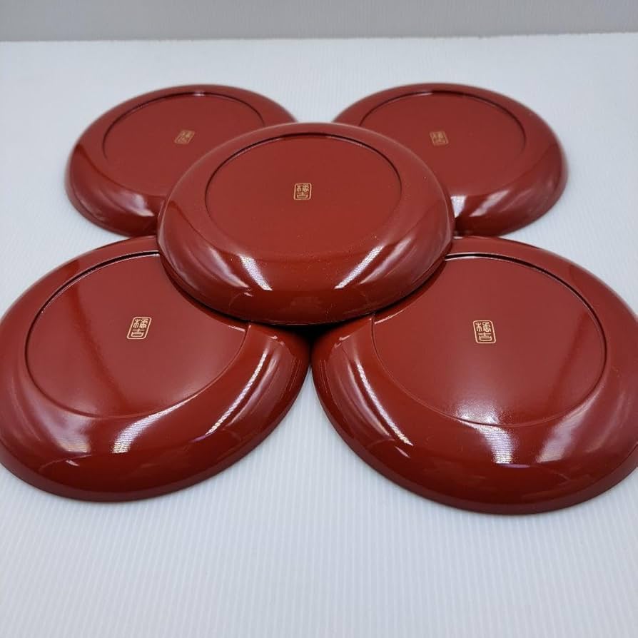 漆器 赤い皿と扇形装飾のセット 漆器 赤い皿と扇形装飾のセット 漆器 赤い皿と扇形装飾のセット