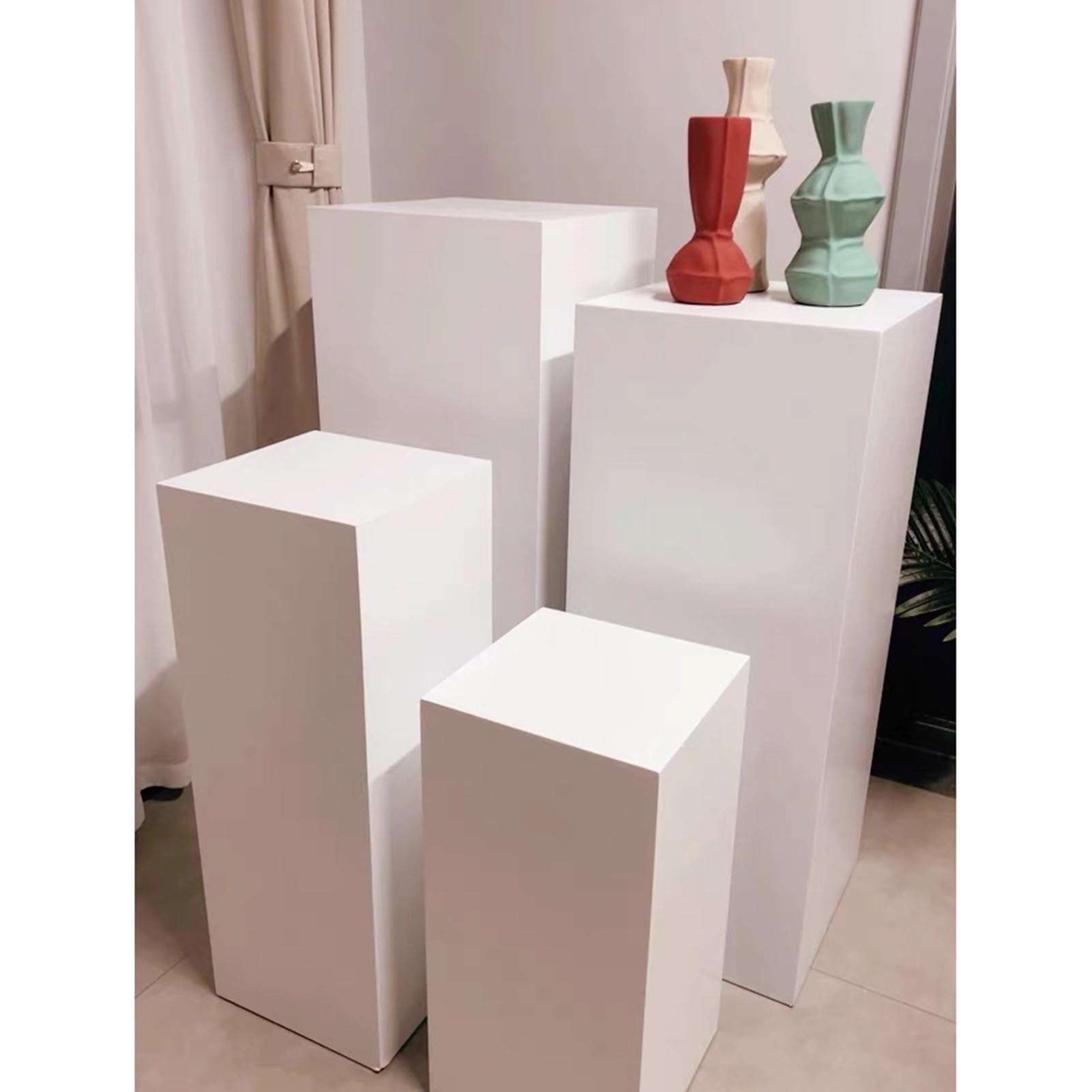 Support rectangulaire blanc pour centres de table de mariage et salons modernes