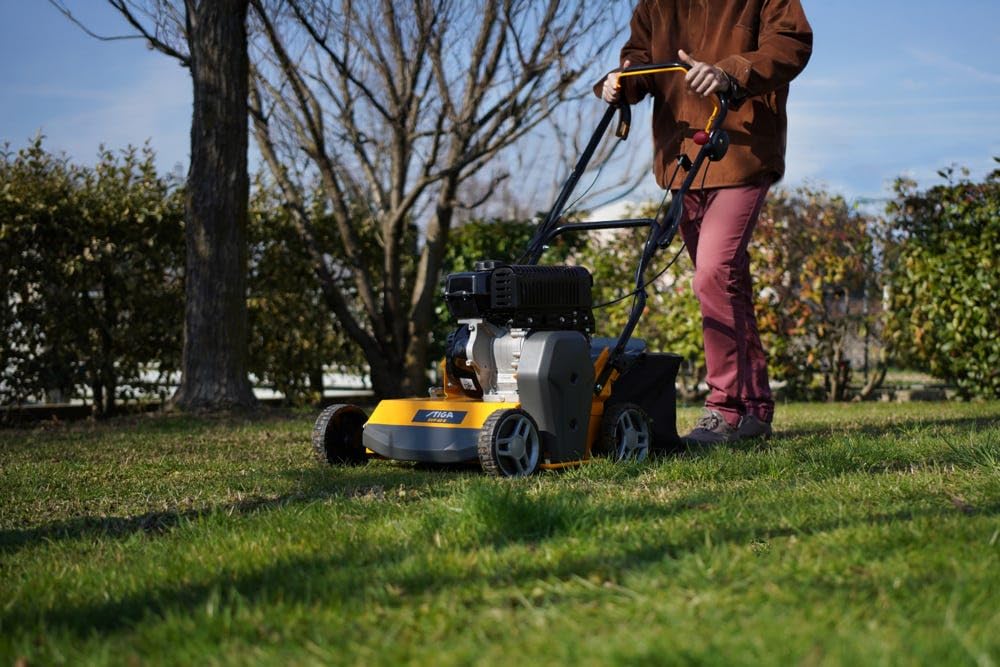 Scarificateur à Essence Stiga SVP 40 G, 32 Couteaux, Largeur de Coupe 40 cm, Profondeur de Coupe jusqu'à 15 mm