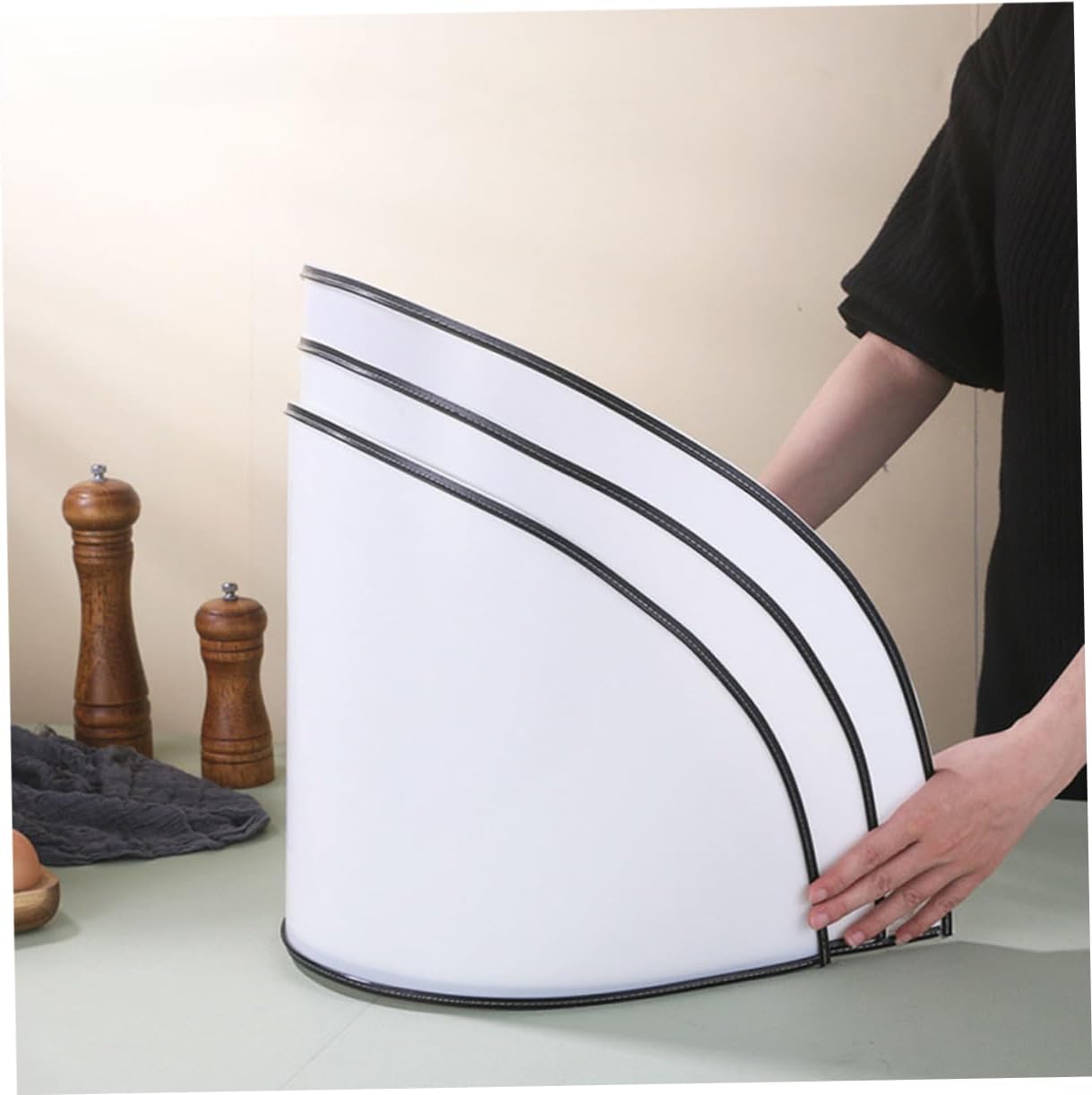 Cabilock Round Plastic Cutting Board Baffle Anti-Splash Edge Flexible Kitchen Chopping Board for Easy Food Preparation Non-Deformable and Rollable Design