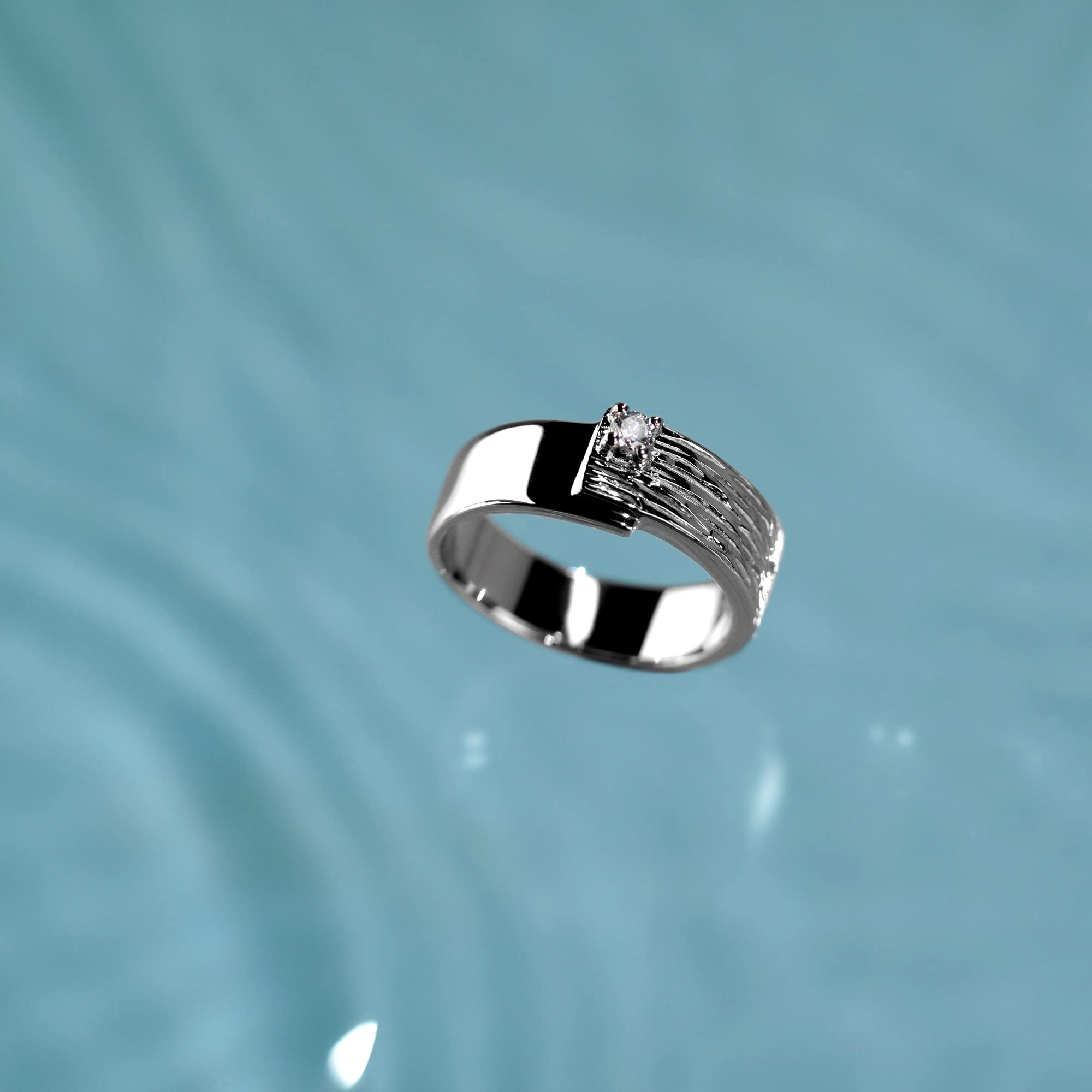 925 Sterling Silber Bandring mit Zirkonia | Rhodinierter Verlobungsring mit Wellenstruktur | Premium Breiter Statement Ring