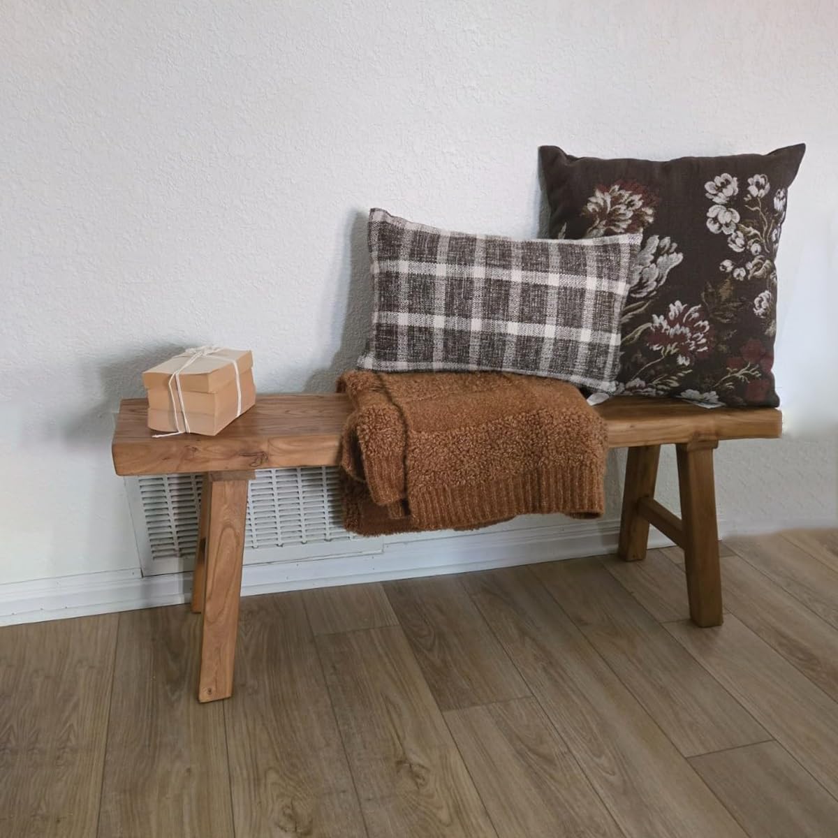 Banco de comedor de madera para interiores de granja, banco de entrada de cocina de madera asiática natural con diseño sin brazos y altura corta (19.6 x 10.2 x 17.7 pulgadas), madera maciza para