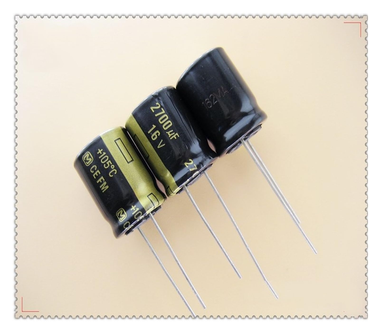 Condensateur à résistance interne ultra faible 2700uF 16V contre les pannes