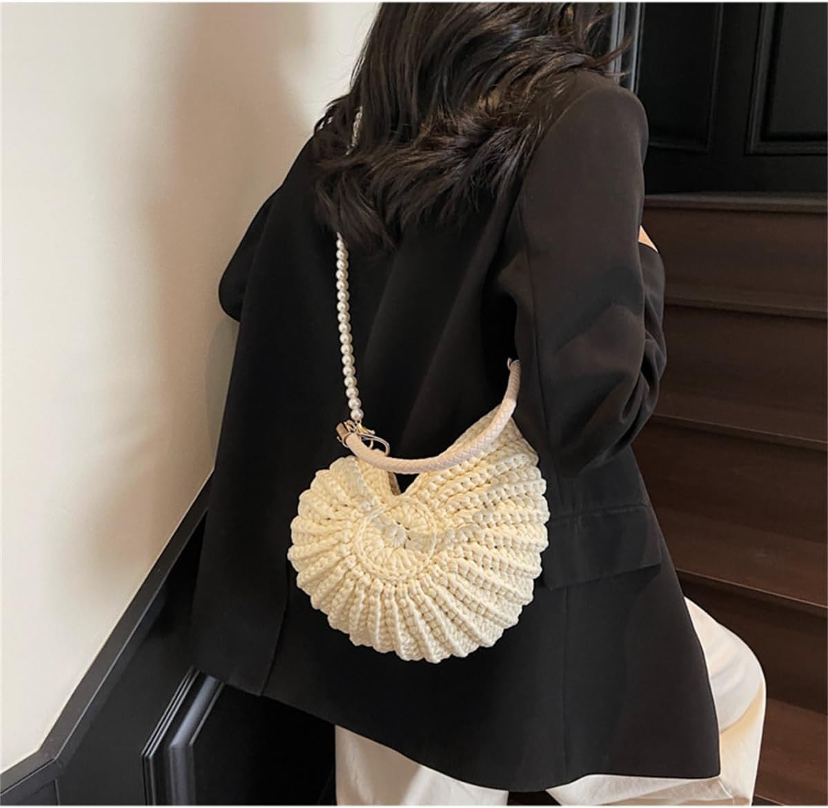 Conch/Shell Shoulder Handbag,Handwoven Fashion Seashell Bag,Stylish & Unique Boho Clutch with Pearl Strap