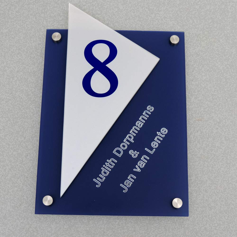 Modernes Namensschild/Türschild D2 made by GravUp mit Hausnummer : Gravur nach Wunsch - Acrylglas mit V2a Befestigungsmaterial