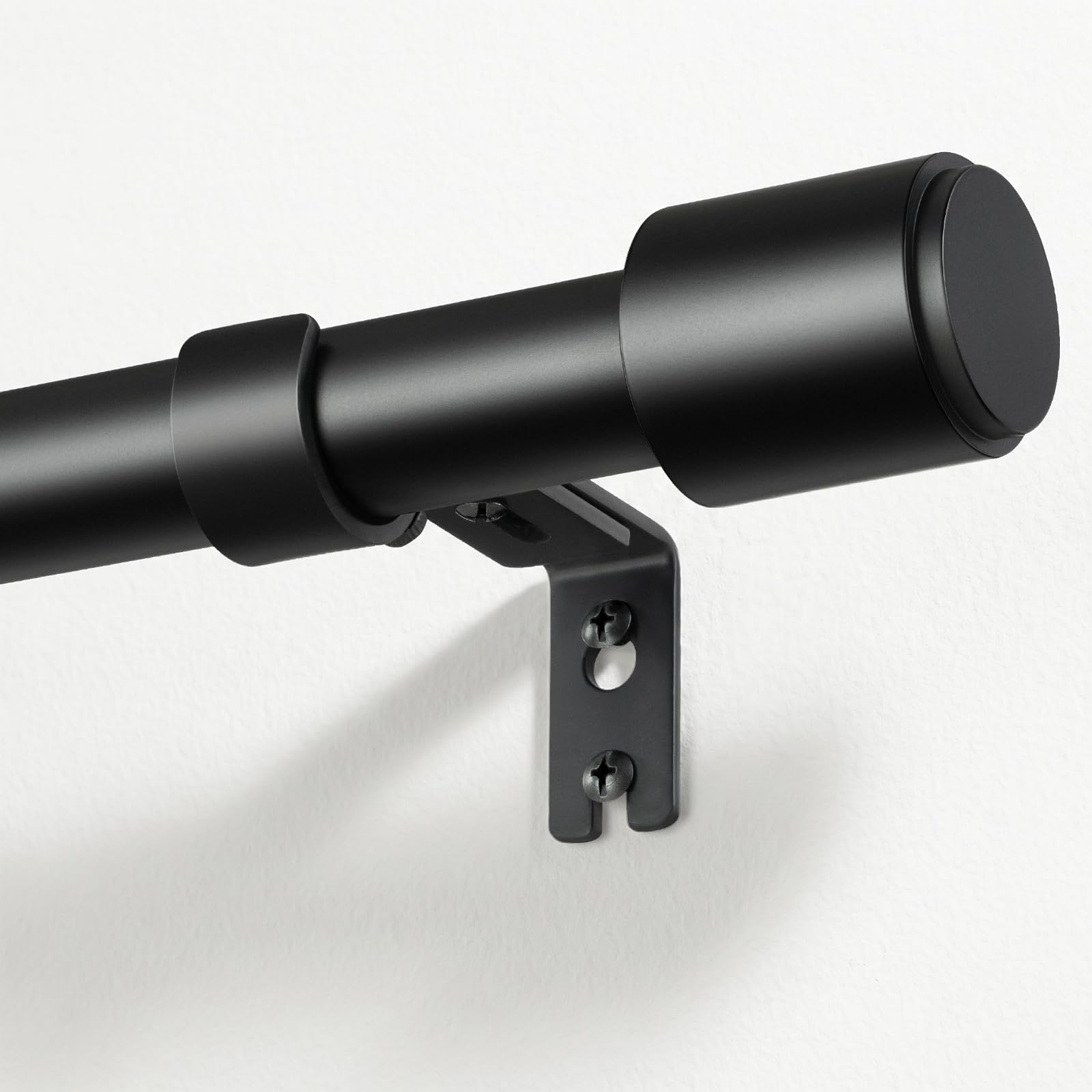 Gardinenstangen, 81 bis 366 cm, mattschwarz, Gardinenstange für Ösenvorhänge, 20 mm Durchmesser, lange Gardinenstange, ausziehbar mit Halterung, dekorative Gardinenstange für Schlafzimmer, Wohnzimmer