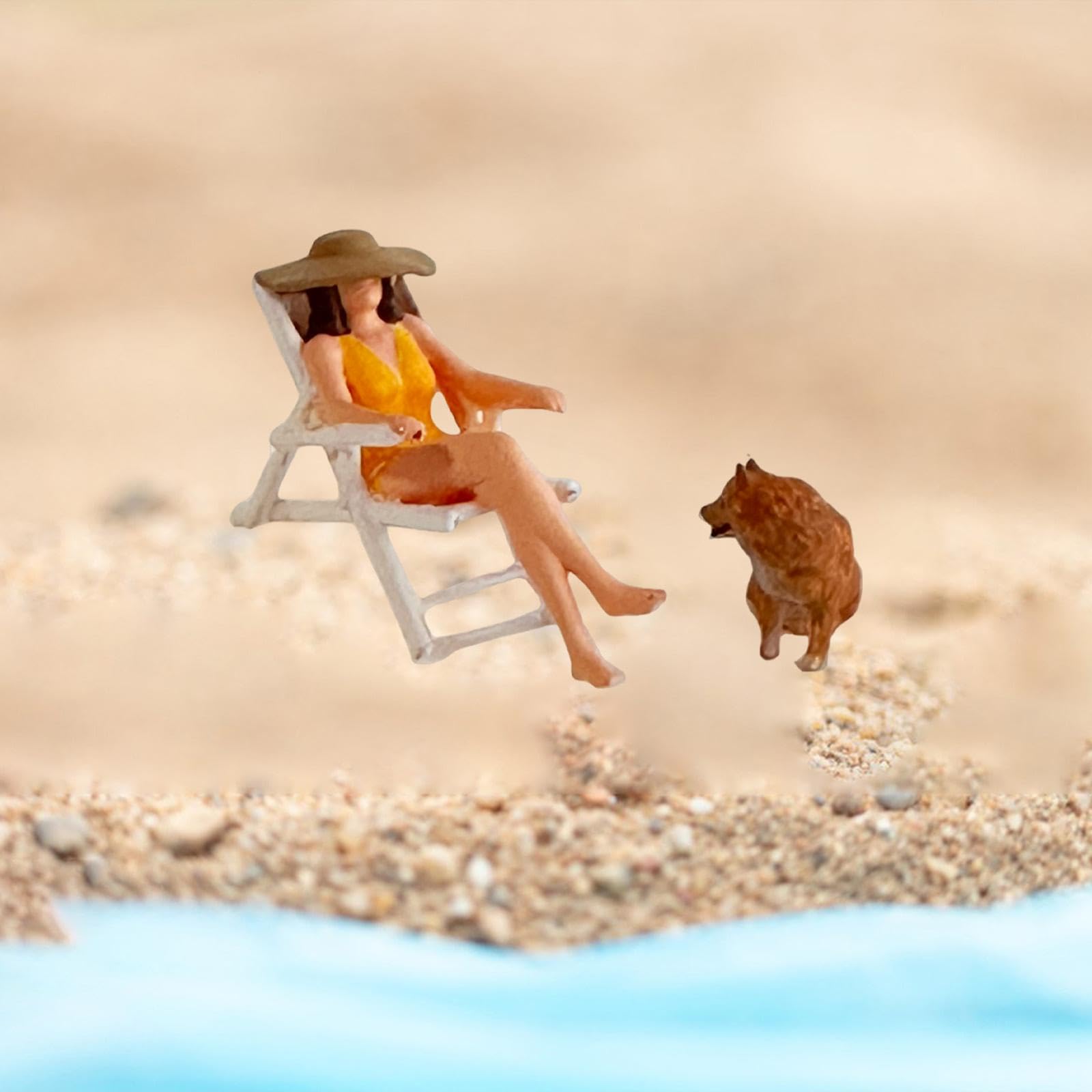 2 Figurines Miniatures de Vacances à La Plage à L'échelle 1/64, Figurines de Femmes et de Chiens