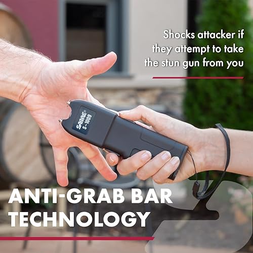 Vista 5 de SABRE Spray de pimienta y pistola aturdidora 3 en 1 con tecnología de linterna y barra antiagarre, kit de defensa personal, 35 ráfagas, rango de 10